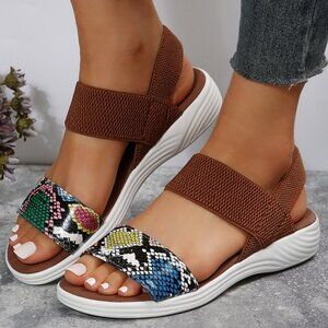 Faux Leather Open Toe Low Heel Sandals in Cerulean Geometric